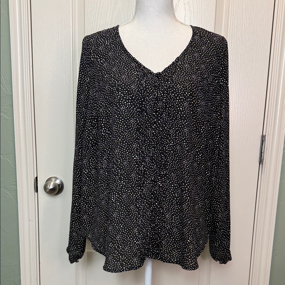 EUC Torrid Black and White Speckled Women's Blouse size 00